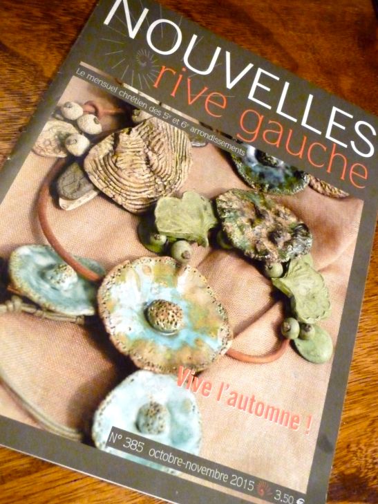 Un collier de Fanny en couverture de Nouvelles Rive Gauche